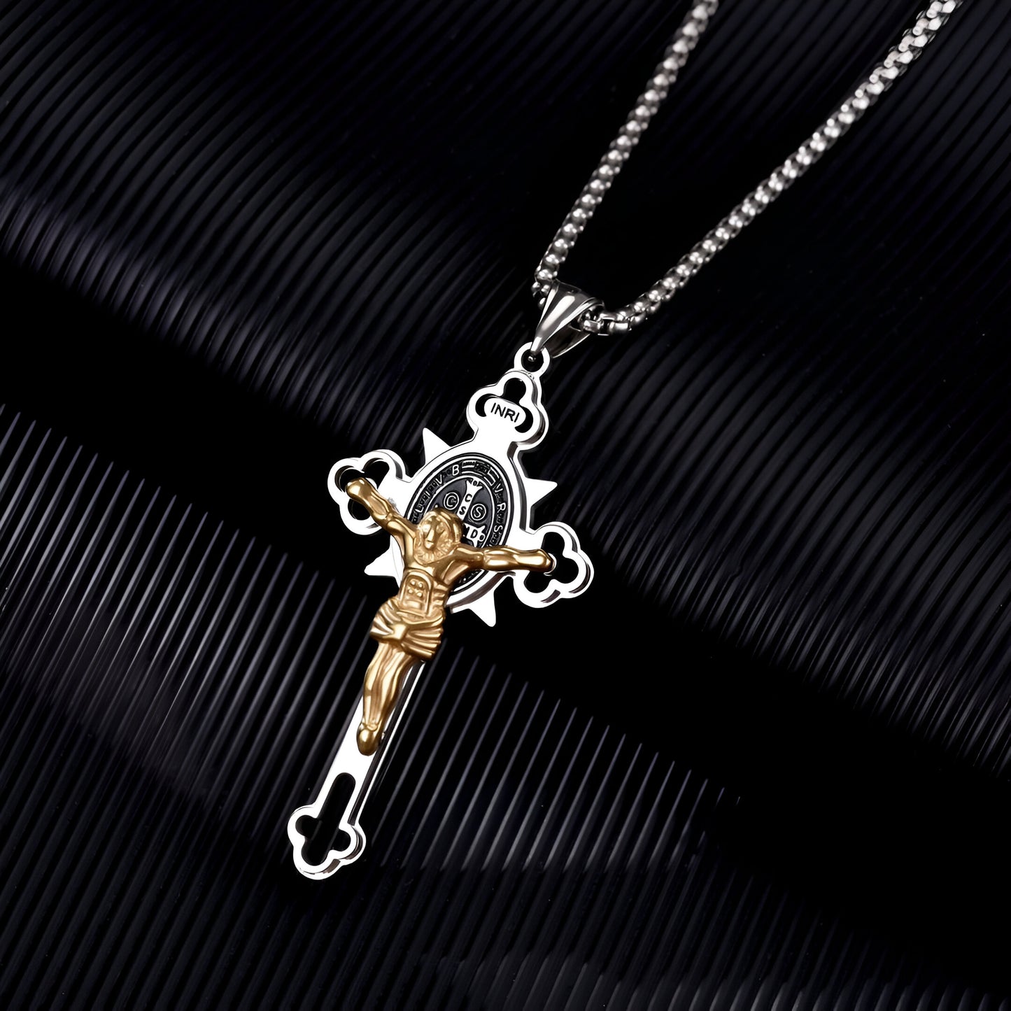 CADENA CON CRUCIFIJO Y MEDALLA DE SAN BENITO | PROTECCIÓN PARA TU VIDA