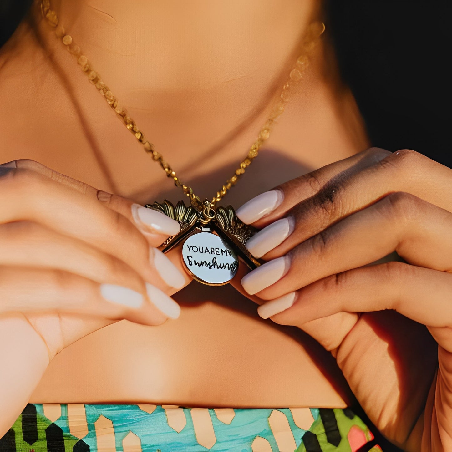 Collar Locket Sunshine: Descubre el secreto del girasol🌻